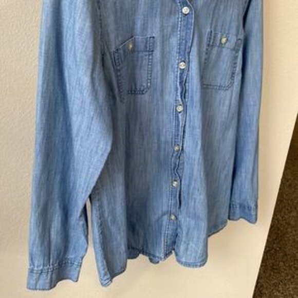 Old Navy Denim Button Down - Picture 3 of 4